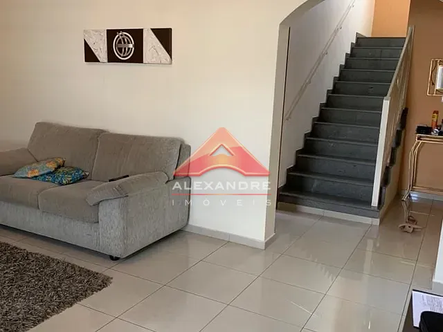 Casa com 312m² 3 quartos e 4 banheiros, à venda, no bairro Vila Tesouro em São José dos Campos