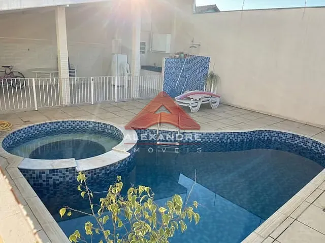 Casa com 312m² 3 quartos e 4 banheiros, à venda, no bairro Vila Tesouro em São José dos Campos