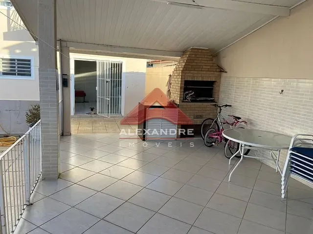 Casa com 312m² 3 quartos e 4 banheiros, à venda, no bairro Vila Tesouro em São José dos Campos