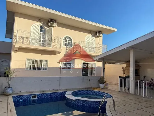 Casa com 312m² 3 quartos e 4 banheiros, à venda, no bairro Vila Tesouro em São José dos Campos