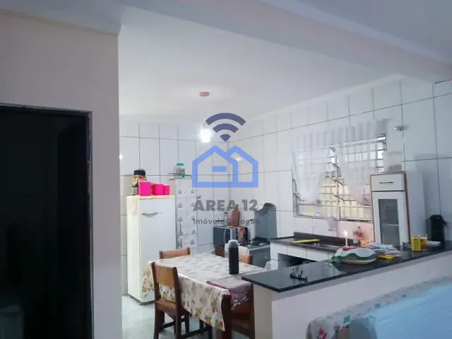 Casa com 250m² 3 quartos e 2 banheiros, à venda, no bairro Massaguaçu em Caraguatatuba