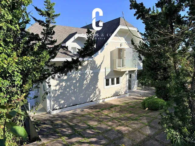 Casa com 1200m² 5 quartos e 7 banheiros, à venda, no bairro Descansópolis em Campos do Jordão