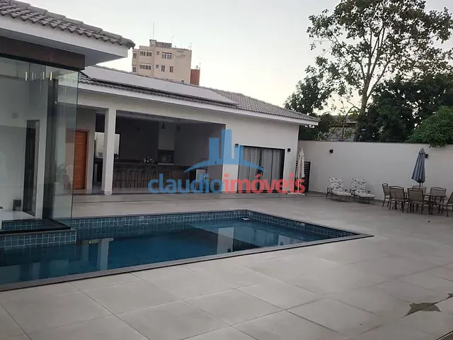 Casa 6 quartos e 8 banheiros, à venda, no bairro Jardim Amália em Volta Redonda