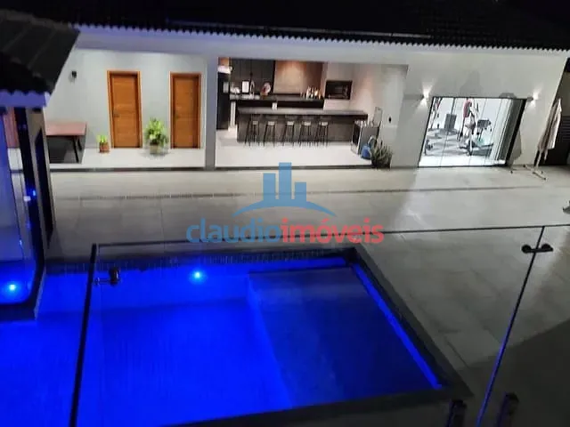 Casa 6 quartos e 8 banheiros, à venda, no bairro Jardim Amália em Volta Redonda