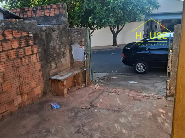 Casa com 196m² 3 quartos e 1 banheiro, à venda, no bairro Parque Guarani em Votuporanga