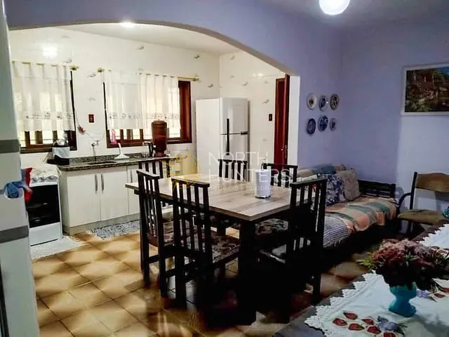 Casa com 130m² 3 quartos e 2 banheiros, à venda, no bairro Comasa em Joinville