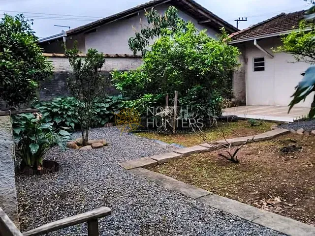 Casa com 130m² 3 quartos e 2 banheiros, à venda, no bairro Comasa em Joinville