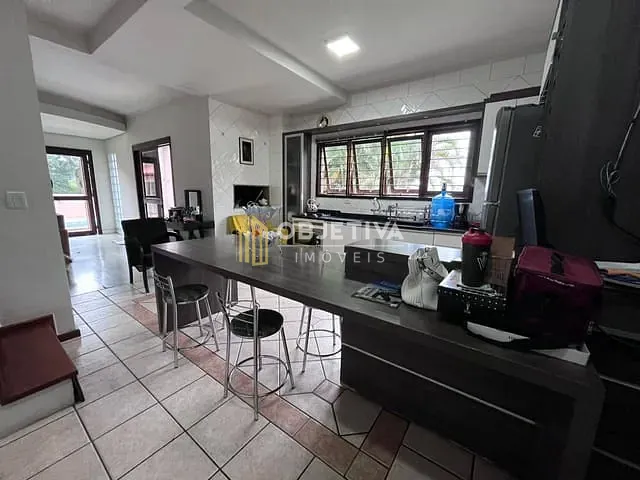 Casa com 825m² 3 quartos e 3 banheiros, à venda, no bairro Vila Nova em Novo Hamburgo