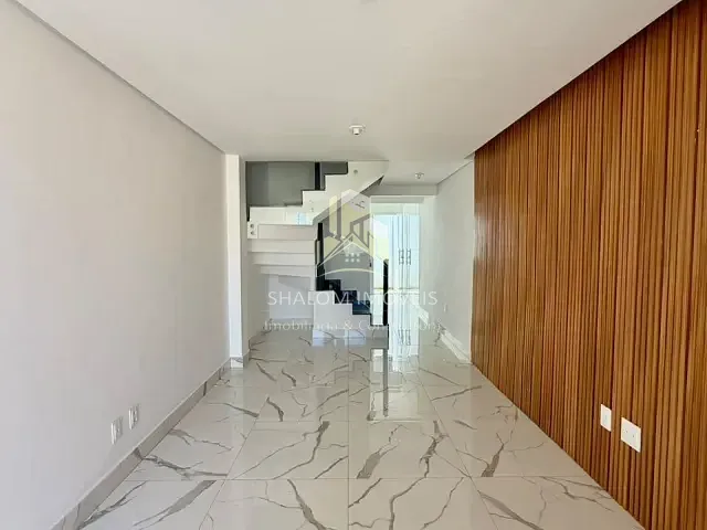 Casa 2 quartos e 3 banheiros, à venda, no bairro Candelária em Belo Horizonte