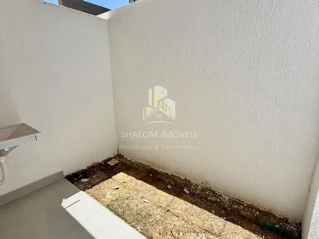 Casa 2 quartos e 3 banheiros, à venda, no bairro Candelária em Belo Horizonte