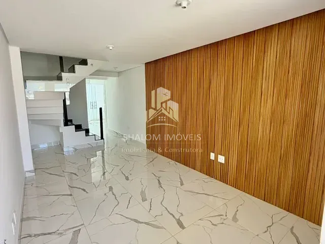 Casa 2 quartos e 3 banheiros, à venda, no bairro Candelária em Belo Horizonte
