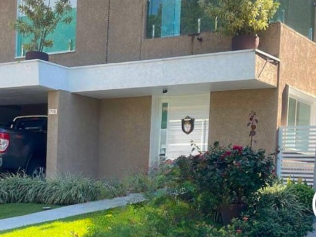 Casa com 360m² 4 quartos e 5 banheiros, à venda, no bairro Alphaville em Santana de Parnaíba