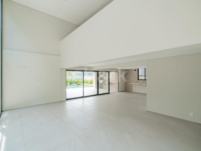 Casa com 420m² 5 quartos e 7 banheiros, à venda, no bairro Cidade Tamboré em Santana de Parnaíba