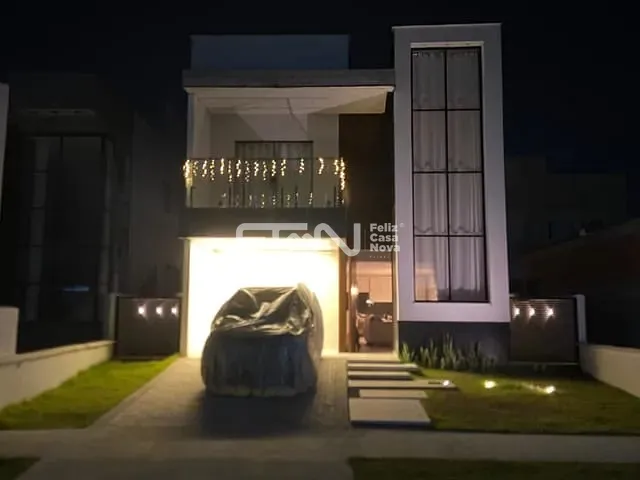Casa com 205m², à venda, no bairro Centro em Camaçari