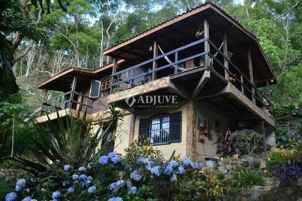 Casa, 3 quartos, 260 m² - Foto 1