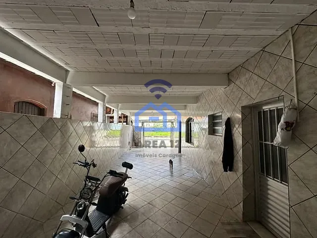 Casa com 102m² 2 quartos e 3 banheiros, à venda, no bairro Tinga em Caraguatatuba