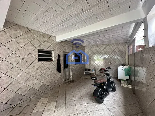 Casa com 102m² 2 quartos e 3 banheiros, à venda, no bairro Tinga em Caraguatatuba