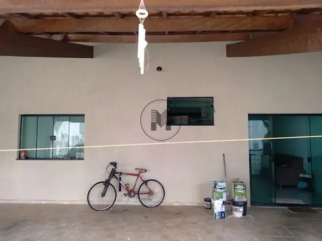 Casa com 300m² 2 quartos e 3 banheiros, à venda, no bairro Pedregulho em Guaratinguetá