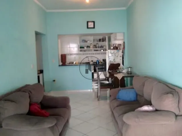 Casa com 300m² 2 quartos e 3 banheiros, à venda, no bairro Pedregulho em Guaratinguetá