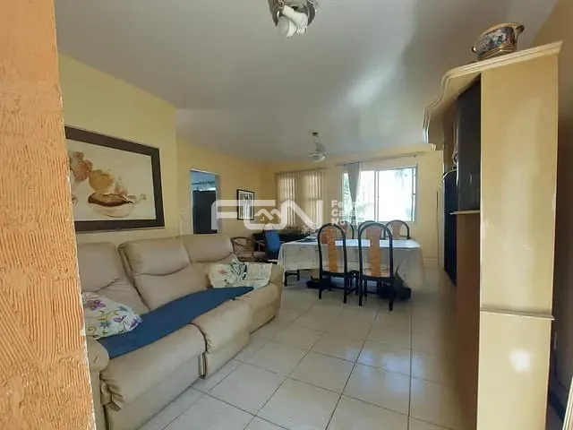 Casa 3 quartos e 4 banheiros, à venda, no bairro Buraquinho em Lauro de Freitas