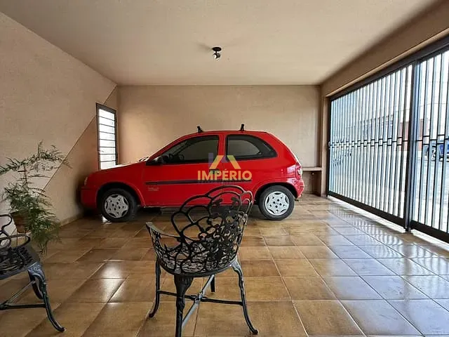 Casa com 200m² 2 quartos e 2 banheiros, à venda, no bairro Centro em Salto
