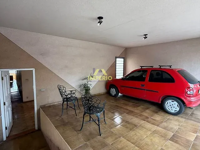 Casa com 200m² 2 quartos e 2 banheiros, à venda, no bairro Centro em Salto