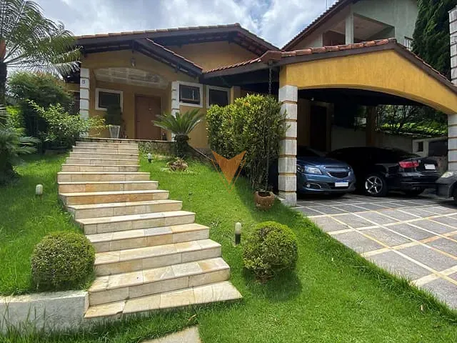 Casa com 572m² 3 quartos e 3 banheiros, à venda, no bairro Granja Viana II em Cotia