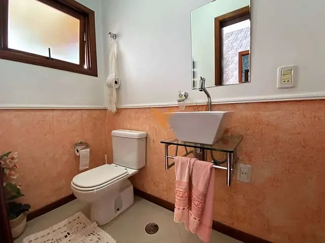 Casa com 572m² 3 quartos e 3 banheiros, à venda, no bairro Granja Viana II em Cotia