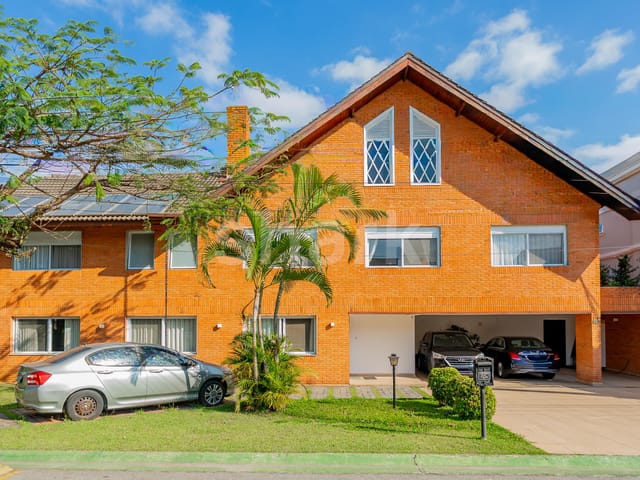 Casa com 720m² 5 quartos e 7 banheiros, à venda, no bairro Alphaville em Santana de Parnaíba