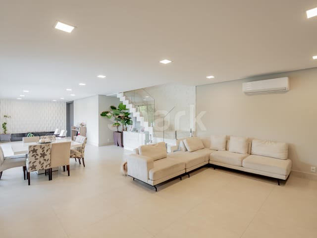 Casa com 583m² 4 quartos e 7 banheiros, à venda ou para alugar, no bairro Alphaville em Santana de Parnaíba