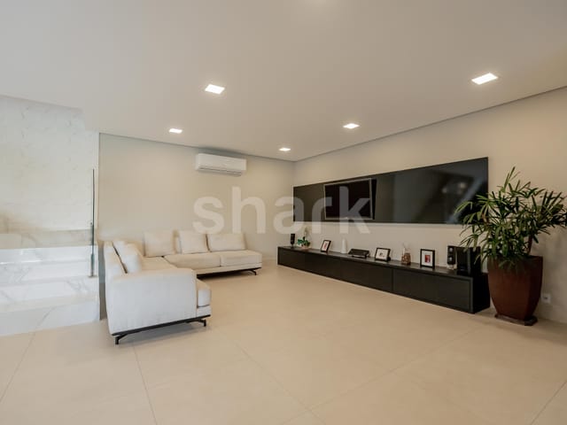 Casa com 583m² 4 quartos e 7 banheiros, à venda ou para alugar, no bairro Alphaville em Santana de Parnaíba