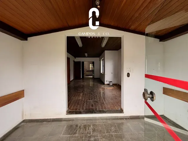Casa com 250m², para alugar, no bairro Abernéssia em Campos do Jordão