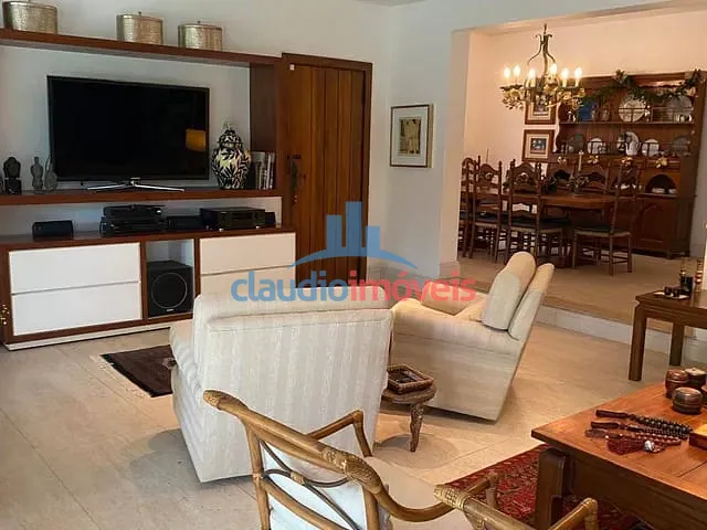 Casa 4 quartos e 3 banheiros, à venda, no bairro Laranjal em Volta Redonda