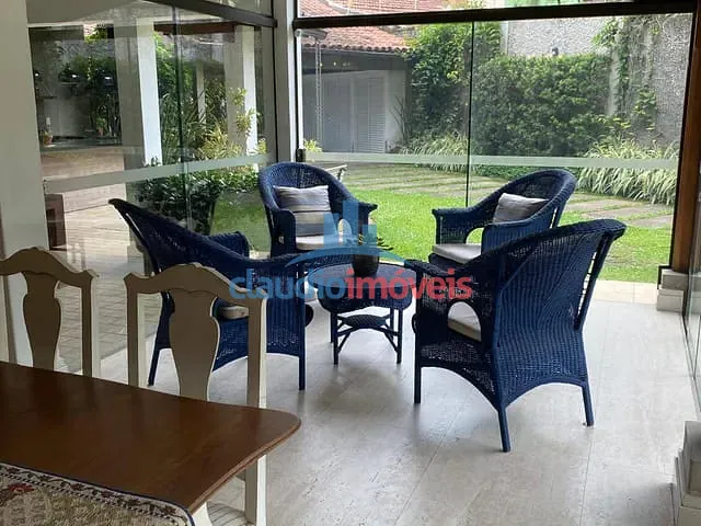 Casa 4 quartos e 3 banheiros, à venda, no bairro Laranjal em Volta Redonda