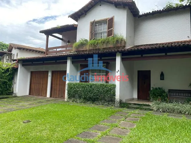 Casa 4 quartos e 3 banheiros, à venda, no bairro Laranjal em Volta Redonda