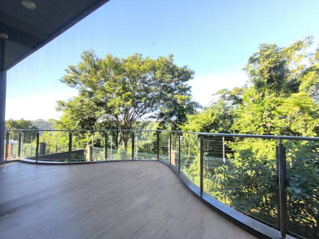 Casa com 420m² 4 quartos e 5 banheiros, para alugar, no bairro Vivendas do Arvoredo em Londrina