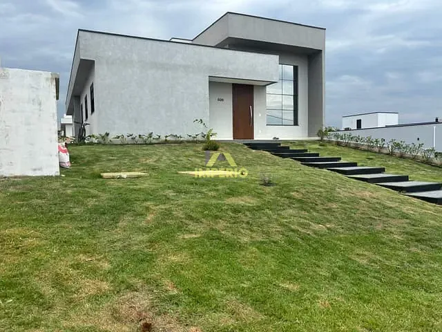 Casa 4 quartos e 3 banheiros, à venda, no bairro Terras de Mont Serrat em Salto
