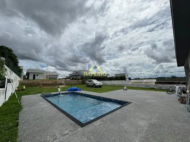 Casa 4 quartos e 3 banheiros, à venda, no bairro Terras de Mont Serrat em Salto