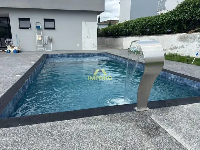 Casa 4 quartos e 3 banheiros, à venda, no bairro Terras de Mont Serrat em Salto