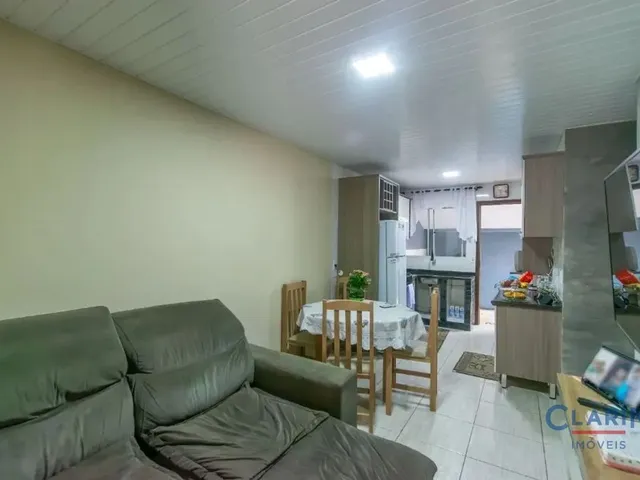 Casa 2 quartos e 1 banheiro, à venda, no bairro CONJUNTO AGUAS CLARAS em Campo Largo