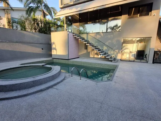 Casa com 388m² 6 quartos e 6 banheiros, à venda, no bairro Alphaville em Santana de Parnaíba