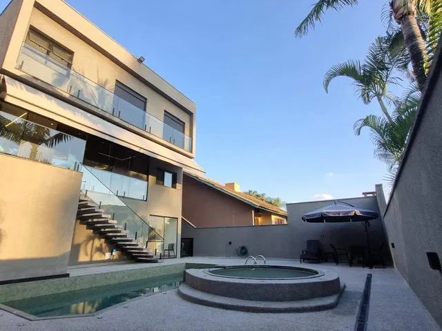 Casa com 388m² 6 quartos e 6 banheiros, à venda, no bairro Alphaville em Santana de Parnaíba