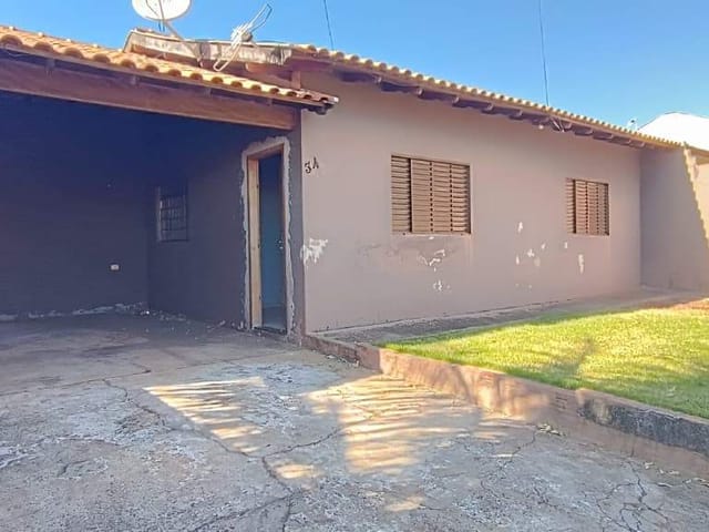 Casa 3 quartos e 1 banheiro, à venda, no bairro Conjunto Habitacional Doutor José dos Santos Rocha em Cambé