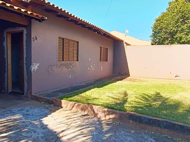 Casa 3 quartos e 1 banheiro, à venda, no bairro Conjunto Habitacional Doutor José dos Santos Rocha em Cambé