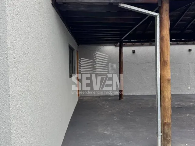 Casa com 230m² 4 quartos e 2 banheiros, à venda ou para alugar, no bairro Núcleo Habitacional Vereador Edson Francisco da Silva em Bauru