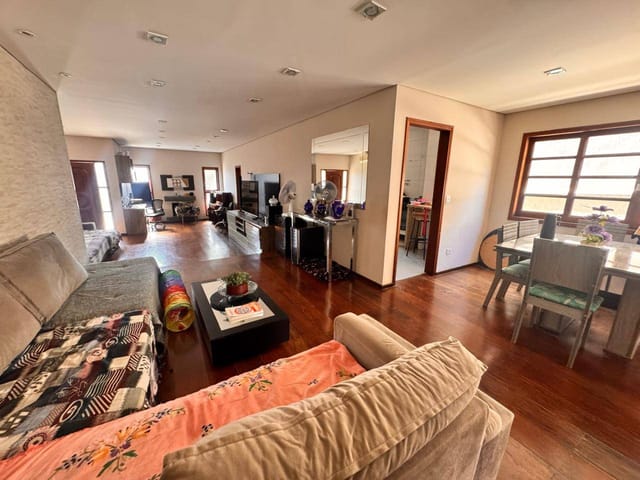 Casa com 360m² 3 quartos e 3 banheiros, à venda, no bairro Alphaville em Santana de Parnaíba