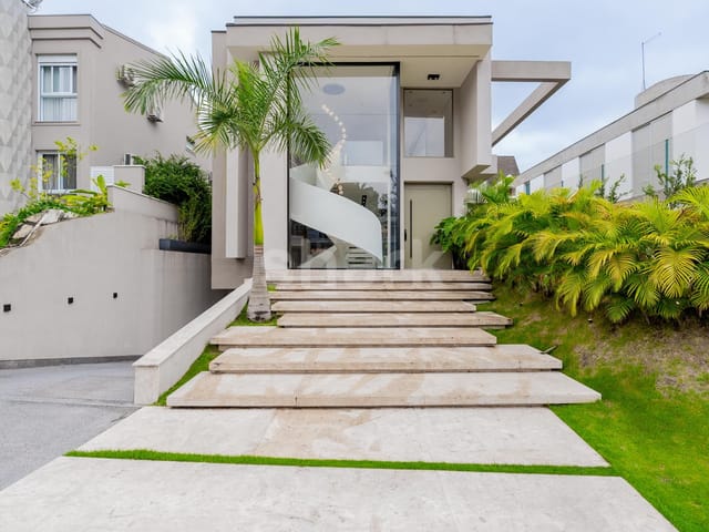 Casa com 670m² 5 quartos e 6 banheiros, à venda, no bairro Alphaville Dois em Barueri