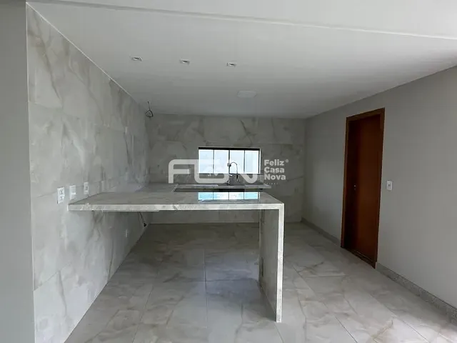 Casa com 283m² 4 quartos e 5 banheiros, à venda, no bairro Jardim Limoeiro em Camaçari