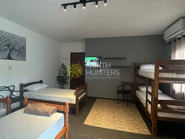 Casa com 400m² 8 quartos e 4 banheiros, à venda, no bairro Centro em Araquari