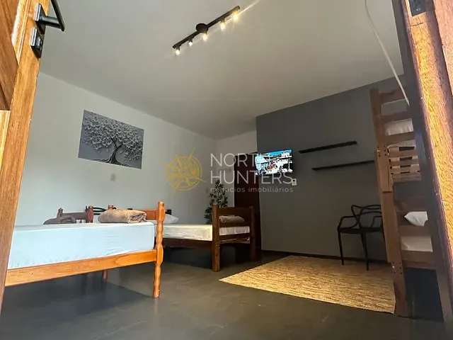 Casa com 400m² 8 quartos e 4 banheiros, à venda, no bairro Centro em Araquari